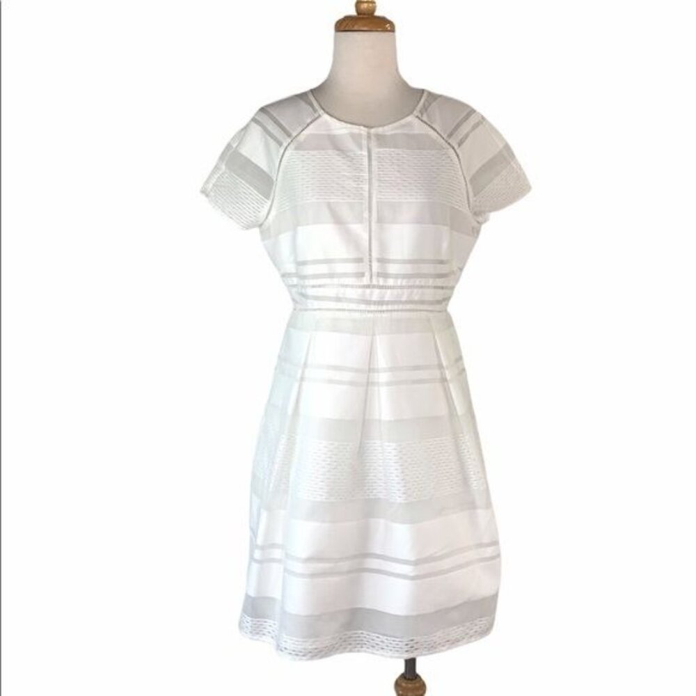 Cremieux A-Line Ryan Dress Botanic Bouquet White Womens Size Medium NWT - Picture 2 of 7
